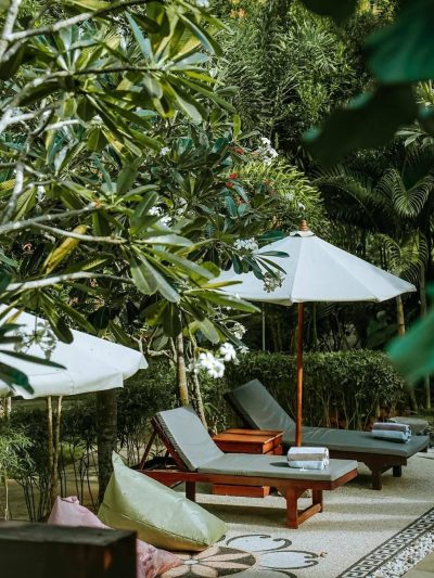Chilling-area-beside-pool-RaCottage-Mandalika